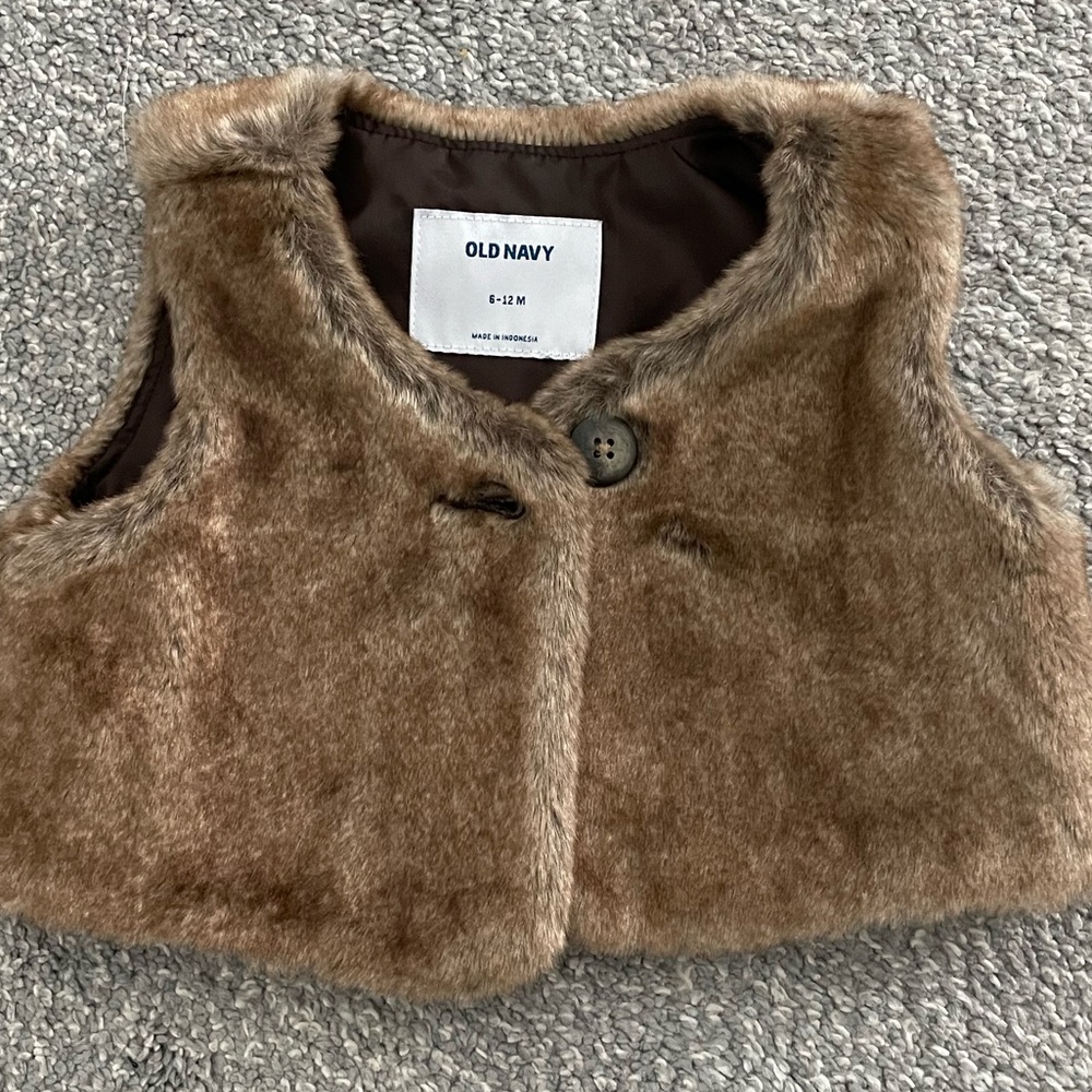 Faux fur vest 6-12M